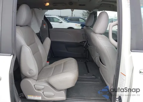 2015 Toyota Sienna Xle Premium 8 Passenger из США, поврежденный, VIN 5TDYK3DC5FS683080